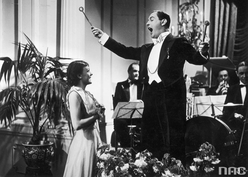Jan Kiepura jako Jan Morena i Inge List jako Camilla Weissmeier w filmie "Kocham wszystkie kobiety", 1935, fot. Narodowe Archiwum Cyfrowe (NAC)